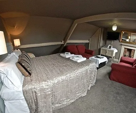 White Horse & Griffin Hotel 3*