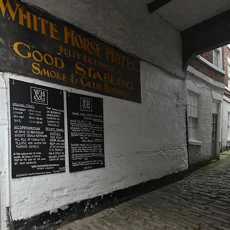 White Horse & Griffin Hotel