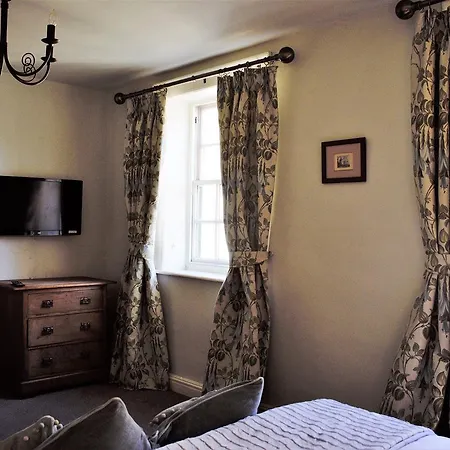 White Horse & Griffin 3*