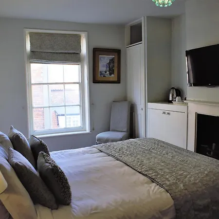 White Horse & Griffin Hotel 3*