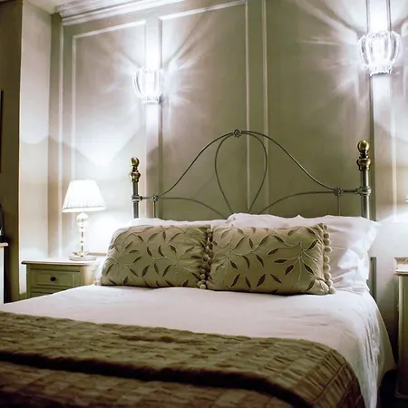 White Horse & Griffin