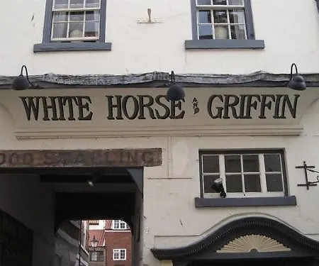 White Horse & Griffin Γουίτμπι