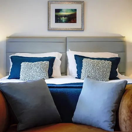 Hotel White Horse & Griffin 3*