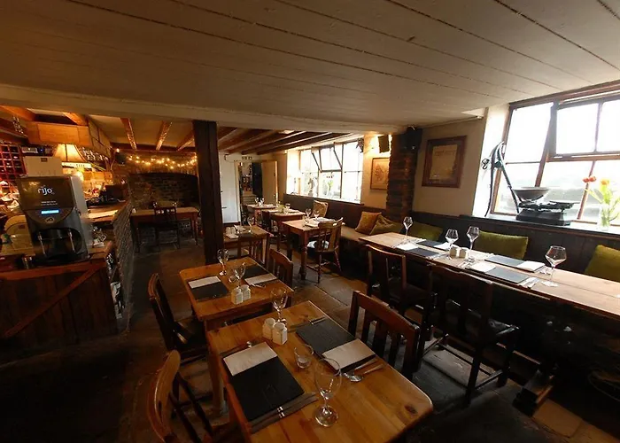 White Horse & Griffin Hotel