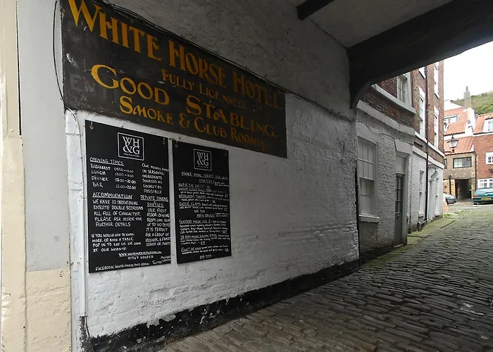 White Horse & Griffin Hotel