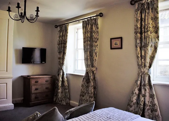 White Horse & Griffin 3*