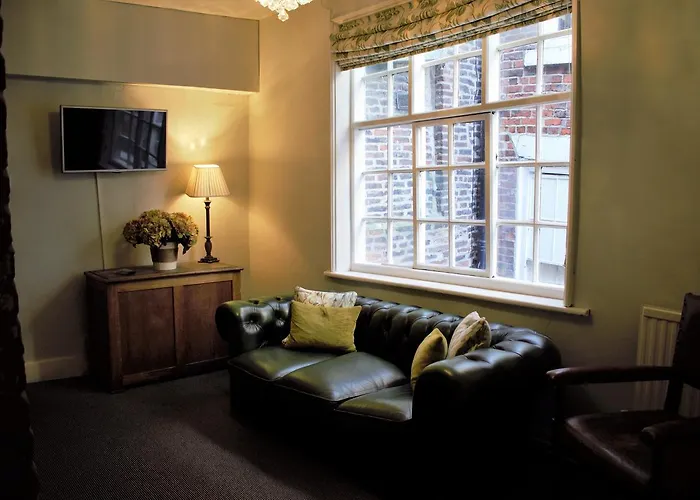 White Horse & Griffin 3*