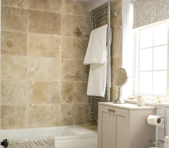 White Horse & Griffin Hotel 3*