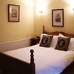 White Horse & Griffin Hotel