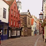 White Horse & Griffin Hotel